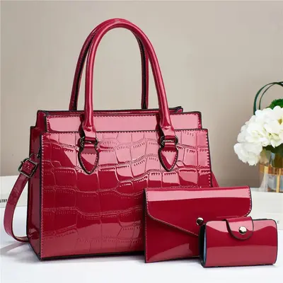 Große Damen-Handtaschen im 3er-Set mit Prägung und Riemen - 3
