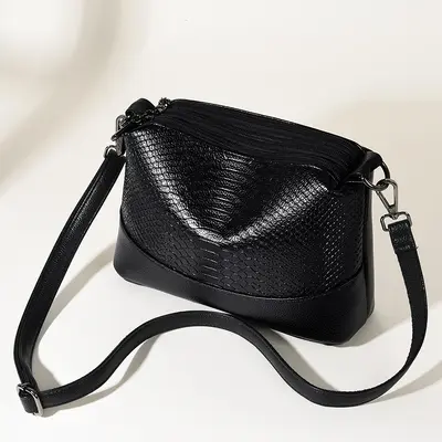 Damen-Schultertasche mit Krokodilmuster aus weichem Leder - 3