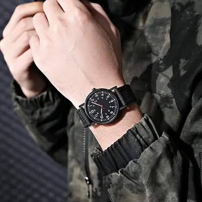 Three-Hand Quartz Men's Wristwatch