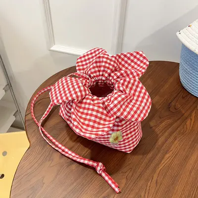 Girly Kalp Çiçek Çanta Ins Tarzı Tek Omuz Crossbody Kova Çanta Çift Taraflı Büyük Kapasiteli İşe Gidip Geliş Cep Telefonu İpli Çanta