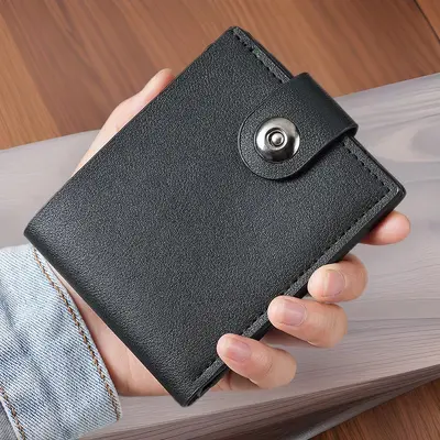 Herren-Kurzbrieftasche mit Knopfverschluss, mehrere Kartenfächer, Querformat
