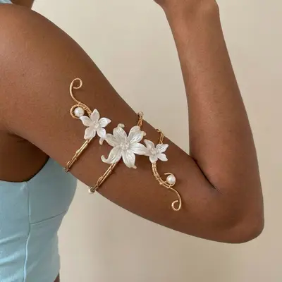 Flower-patterned open bracelet with geometric design for women