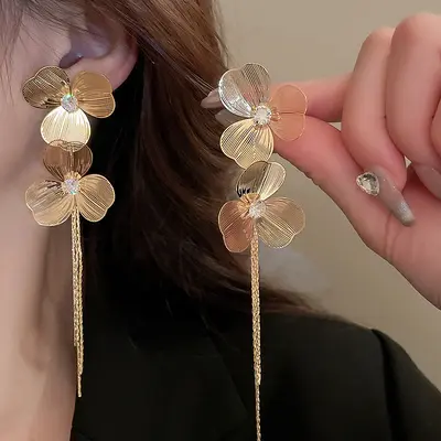 Silbernadel Vintage runde Blüten-Quasten-Ohrringe im europäisch-amerikanischen Retro-Stil, Metall-Ohrringe für Frauen, elegant, leicht, luxuriös, Großhandel