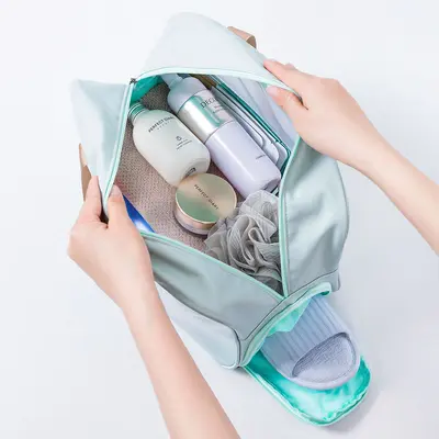 Large capacity makeup bag with dry wet separation - 5