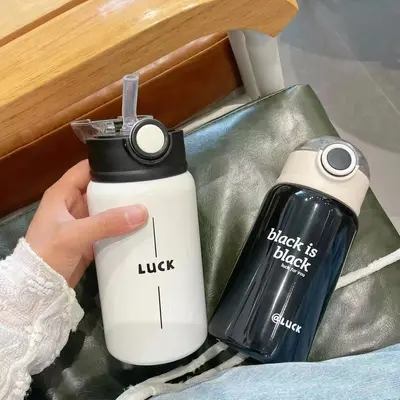 Minimalist kadın termos bardak pipetli 500 ml su şişesi - 5