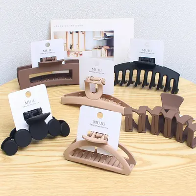 Card mounted high-quality rubber paint large grip simple brown hair clip barcode hair accessory back of head shark clip
