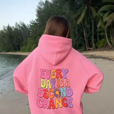 Grenzüberschreitender Außenhandel Amazon Eigenständige Website Neues Frühjahr/Herbst-Modell Modische Buchstaben Neu Damen aus Europa und Amerika Bedrucktes Kapuzensweatshirt
