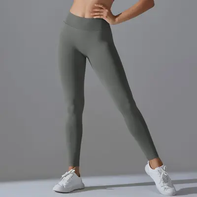 Seamless V-Back Peach Hip Yoga Leggings for Training and Running - 3