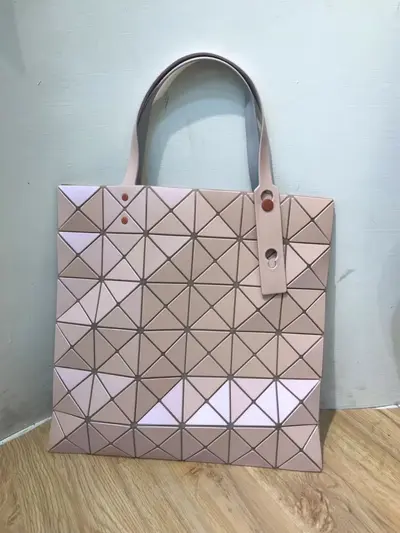Damen-Tote-Bag matt, Rautensteppung, sechs Fächer - 8