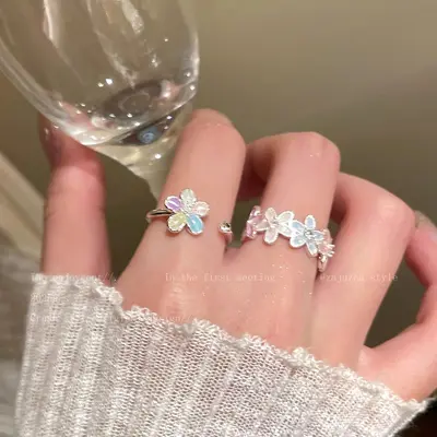 Women's lightweight flower ring