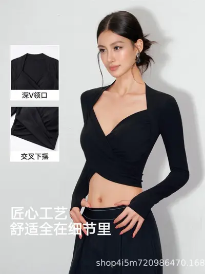 Women's sports crop top with chest pad, fitted - 4