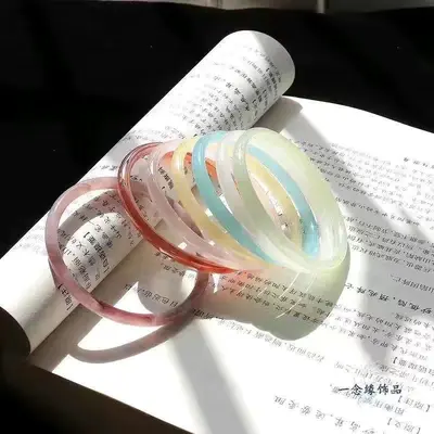 Chinesischer Glaspanzer für Frauen, cool und elegant, luxuriöses Gefühl, Klingel-Armband, feiner runder Stab, verschönert die Haut, Handaccessoire, Qixi-Festivalgeschenk.
