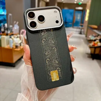 Carbon fiber phone case iPhone 18 Pro Max, magnetic - 7