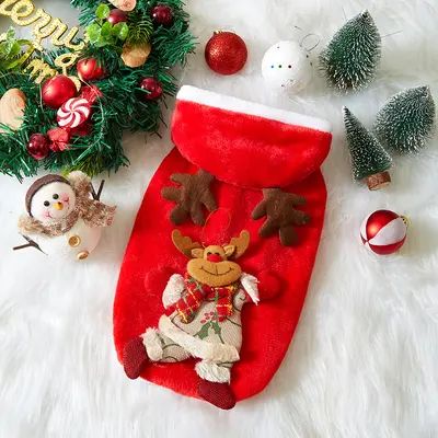 Weihnachtliche Winterkleidung für Hunde und Katzen mit Rentiermotiv