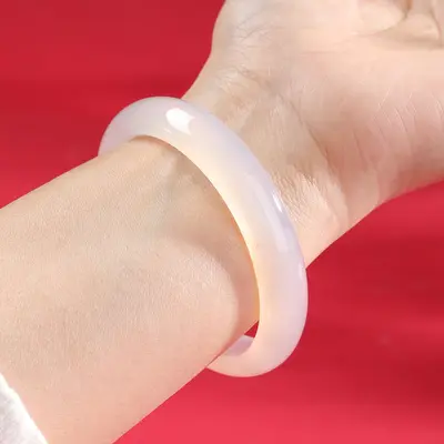 Jingde Jewelry Natural White Agate Bangle Round Bar Women's White Moonlight Chalcedony Bracelet Jewelry Gift Wholesale