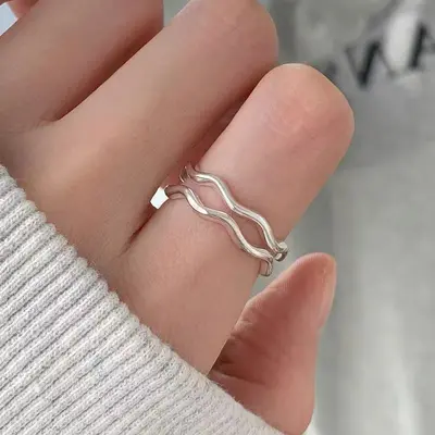 925er Silberring mit asymmetrischem geometrischem Design für Frauen, 2024 neues Nischen-Design-Konzept, eleganter Zeigefingerring - 12