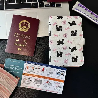 可爱猫护照保护套小巧护照夹证件包女士新款旅行便携收纳机票卡包