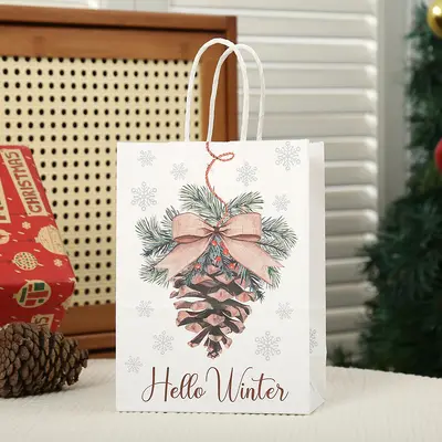 Kraftpapier-Geschenktüte mit Weihnachtswald-Aufdruck - 9