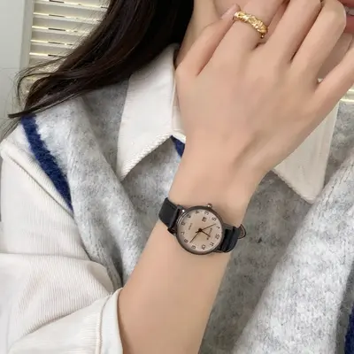 Women's Retro Quartz Watch, Elegant Simple Design
