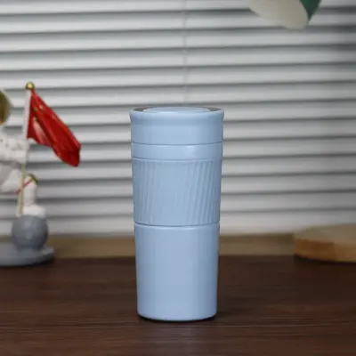 Insulated Coffee Mug with Silicone Sleeve, Portable, for Sports and Car Use - 10