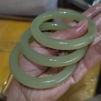 Hetian-Jade-Armband, Xinjiang, natürlich, geölte Rundform - 4