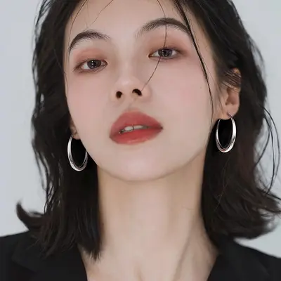 S999纯银大圆圈耳环女款小众轻奢高级感个性素圈耳扣耳饰抖音代发