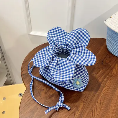Girly Kalp Çiçek Çanta Ins Tarzı Tek Omuz Crossbody Kova Çanta Çift Taraflı Büyük Kapasiteli İşe Gidip Geliş Cep Telefonu İpli Çanta