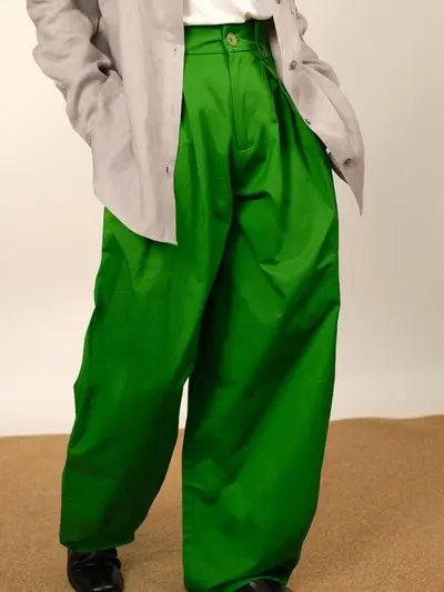 Hochgeschnittene Baumwollhose mit weitem Bein, atmungsaktiv und locker