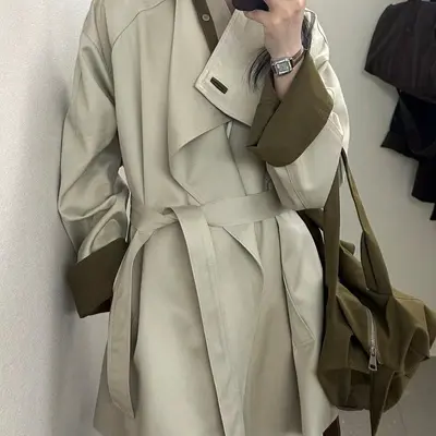 Damen Trenchcoat in Khaki mit Kontrastfarben, Bindegürtel, locker geschnitten, Herbst - 4