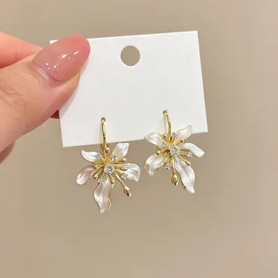 Zirkon-Blumen-Ohrringe für Damen, französischer Stil, leicht