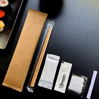 一次性筷子湿巾牙线手套四件套组合餐厅外卖餐具加粗21CM独立包装