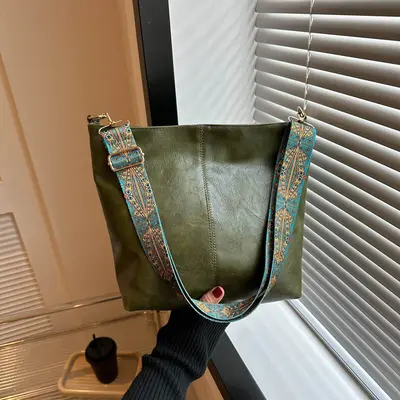 Women's PU Shoulder Crossbody Bag Large Capacity - 4