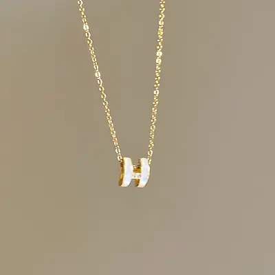 Kadınlar için hafif lüks harfli üç boyutlu H kolye, modaya uygun niş minimalist tarz, süper peri mizaçlı çok yönlü köprücük kemiği zinciri. - 9