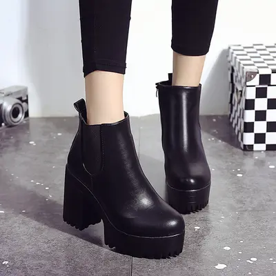 Women's Round Toe Platform Heel Martin Ankle Boots - 7