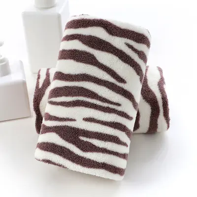 Çizgili banyo havlusu seti, mercan kadife, yumuşak ve emici - 8