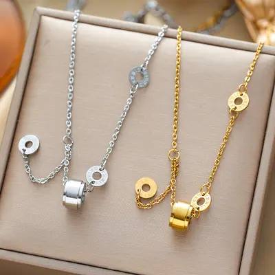 Grenzüberschreitender Bestseller elegante und personalisierte Titanstahl-Halskette für Frauen mit Elektrolyse 18K Gold Schlüsselbein-Kette Hals-Accessoire verblasst nicht