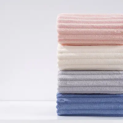 Sugar velvet towel, extra-thickened coconut milk striped coral velvet bath towel, skin-friendly, absorbent, quick-drying adult beach towel