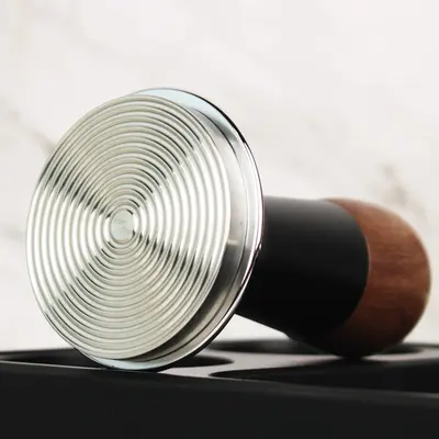Ceviz ahşap espresso kahve tamper, 51/53/58 mm, yaylı, eğilme önleyici