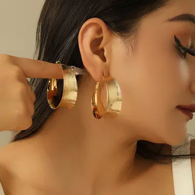 Geometrische C-Form Ohrringe Damen Gold minimalistisch - 12