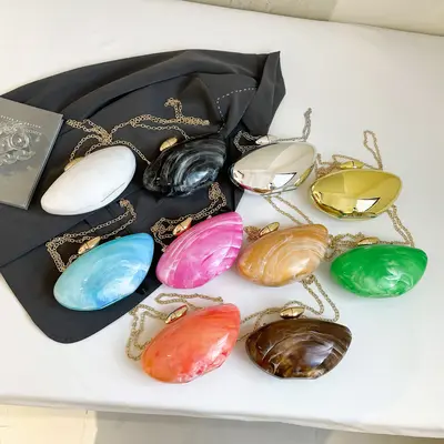 Französische Eierbox-Clutch aus Acryl, glänzend - 3