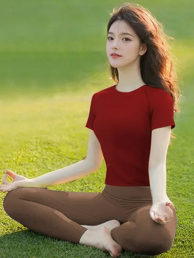 Kadın fitness üstü, kısa kollu, pilates antrenmanı, slim-fit, premium - 12