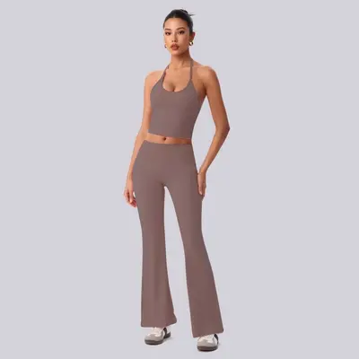 Yoga-Set mit Neckholder-Top und High-Waist-Hose - 10
