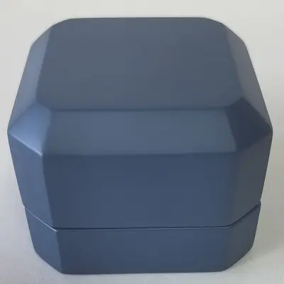 Yüksek Parlak Vernik 65x65x50mm Takı Kutusu Yüzük Kutusu Basit Tasarım Taşınabilir Seyahat Yüzük Kutusu