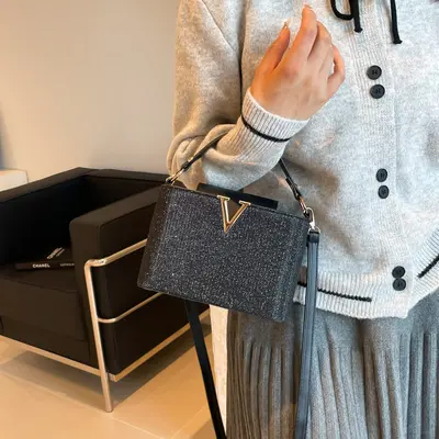 V-Shape Women's Handbag and Shoulder Bag - 3