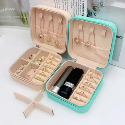 Tragbare Schmuckschatulle, luxuriös und elegant für Reisen, kompakte Mini-Box für Ohrringe, Ringe, Halsketten, Armbänder