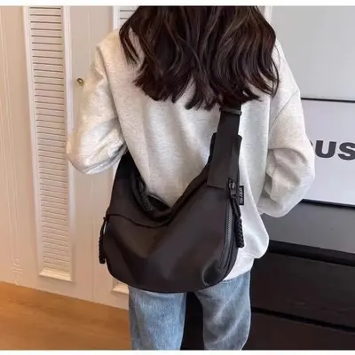 Women's Lightweight Dumpling Crossbody Bag, Large Capacity - 1