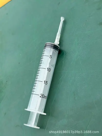 Graduated Plastic Syringe with Needle for Travel Perfume Bottle Refilling - 13