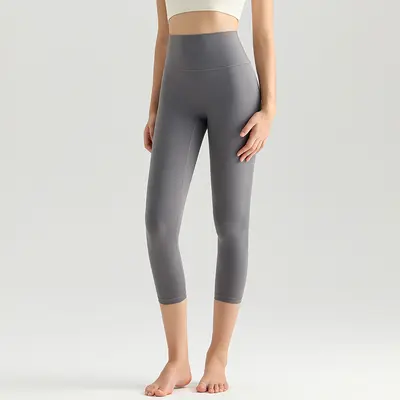 Seamless 7/8 Yoga Leggings with High Waist and Butt-Lift - 8