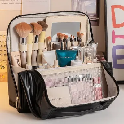 Large Capacity Women's Makeup Bag, Hangs on Luggage, Portable Travel Organizer - 9