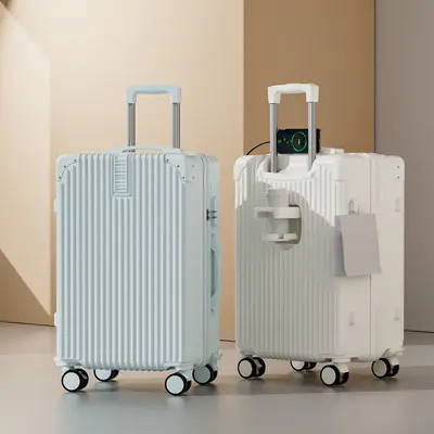 Robuster Trolley-Koffer mit Zahlenschloss und Universalrollen - 1